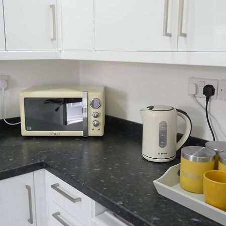 Spacious 6 Bed Home Near City & Albion Stadium Perfect For Contractors! Birmingham Dış mekan fotoğraf