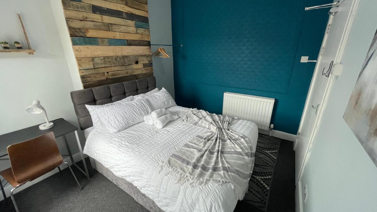Spacious 6 Bed Home Near City & Albion Stadium Perfect For Contractors! Birmingham Dış mekan fotoğraf