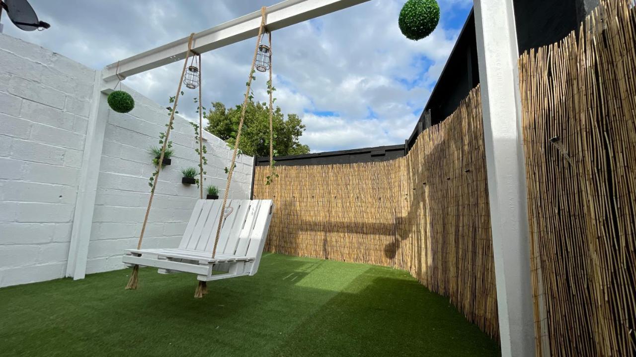 Spacious 6 Bed Home Near City & Albion Stadium Perfect For Contractors! Birmingham Dış mekan fotoğraf