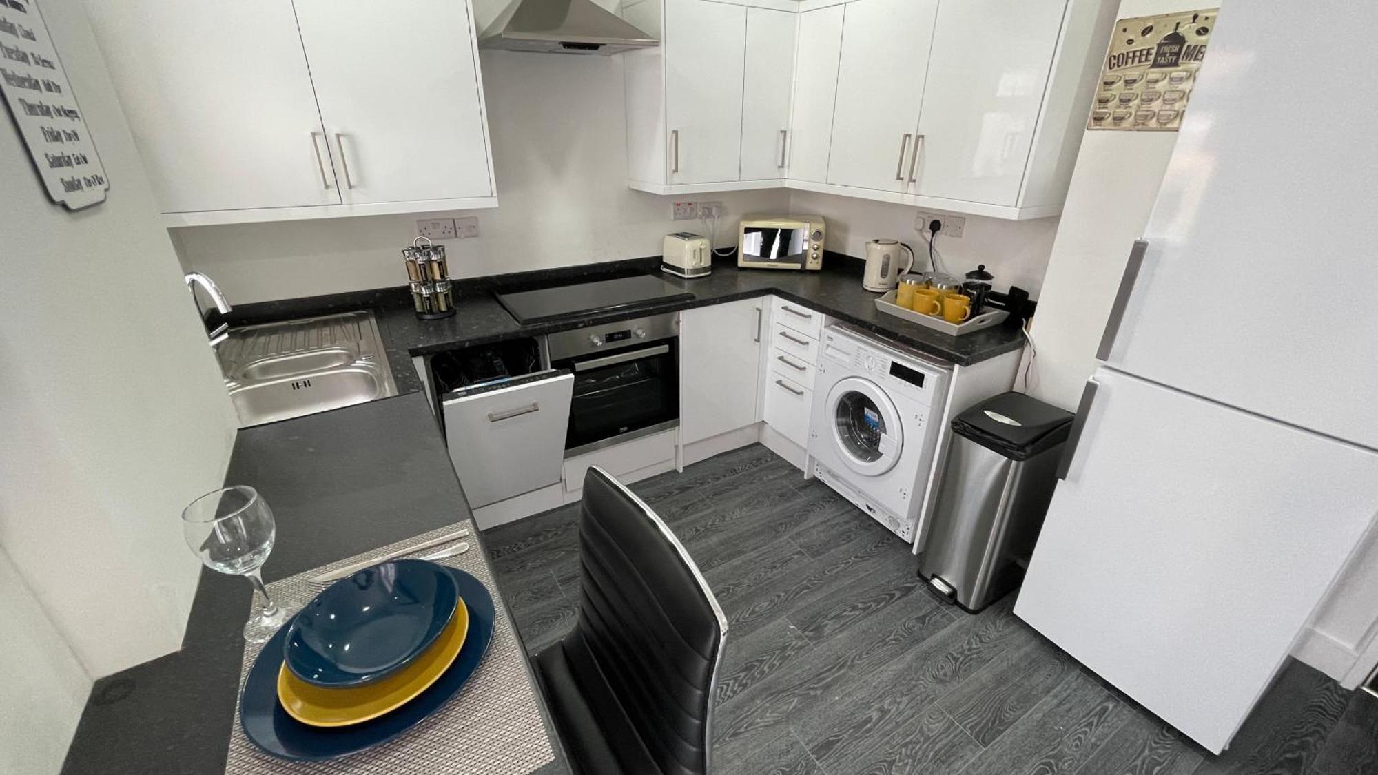 Spacious 6 Bed Home Near City & Albion Stadium Perfect For Contractors! Birmingham Dış mekan fotoğraf